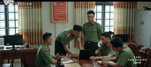 Điều tra viên thông báo về kết quả ban đầu xác minh về đối tượng Lý. Ảnh VTV