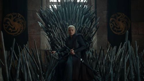 Rhaenyra ngồi lên Ngai Sắt trở thành khoảnh khắc mang tính bước ngoặt của cả thương hiệu.