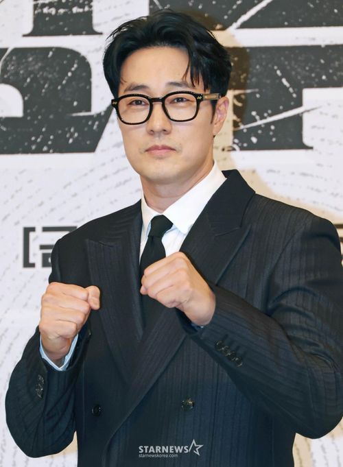 Nam diễn viên So Ji Sub trong họp báo giới thiệu bộ phim. Ảnh: Starnews.