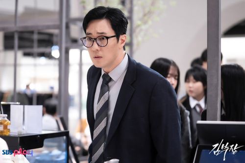 Diễn xuất đầy cảm xúc của So Ji Sub là một trong những điểm sáng của bộ phim. Ảnh: SBS.