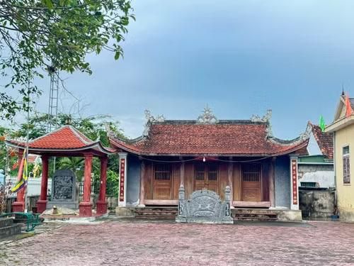 Di tích lịch sử văn hóa đình làng Quần Ngọc, xã Gia Hanh, tỉnh Hà Tĩnh.