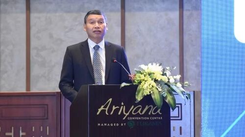 Ông Hồ Kỳ Minh, Phó Chủ tịch Thường trực Ủy ban nhân dân thành phố Đà Nẵng phát biểu khai mạc diễn đàn.