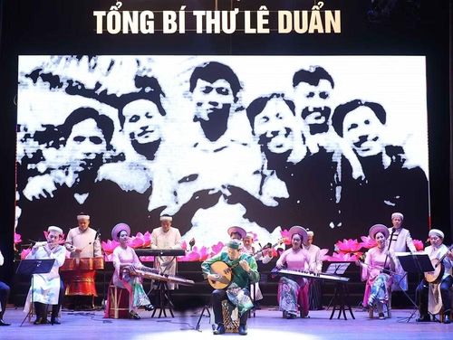 Chương trình nghệ thuật tưởng nhớ Tổng Bí thư Lê Duẩn tại Thành phố Hồ Chí Minh năm 2023.