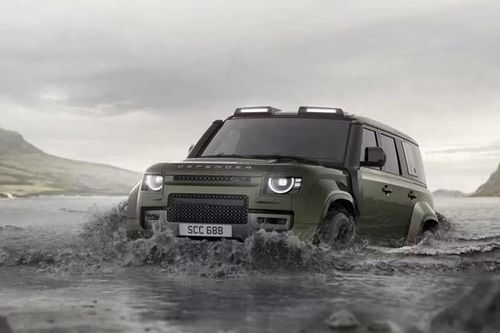 Theo thông tin từ website của Land Rover Việt Nam, mẫu siêu SUV Defender OCTA này có giá bán chính hãng từ 17,959 tỷ đồng cho bản tiêu chuẩn và 19,759 tỷ đồng cho bản Defender OCTA Edition One.
