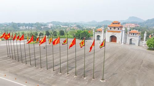Khu di tích lịch sử Đền Hùng.
