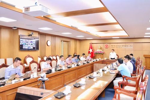 Đại biểu dự hội nghị tại điểm cầu Bộ GD&amp;ĐT.
