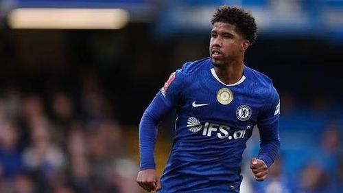 Trong một diễn biến khác, Man United đã đạt thỏa thuận trị giá 50 triệu bảng với Chelsea để chiêu mộ Andrey Santos.