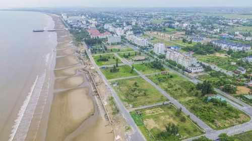 Chủ đầu tư dự án còn tự ý phân lô để chuyển nhượng cho nhiều cá nhân khác trái quy định.