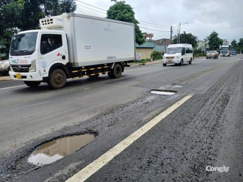 Quốc lộ 19 (đoạn xã Đak Đoa) bị hư hỏng (Ảnh chụp ngày 9/7).