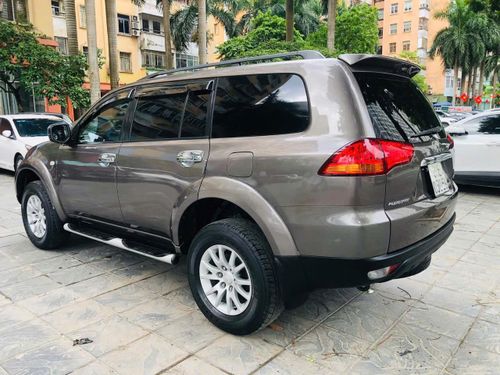 Mitsubishi Pajero Sport 2.5 AT 2011. Ảnh: Nguyễn Hoài Sơn
