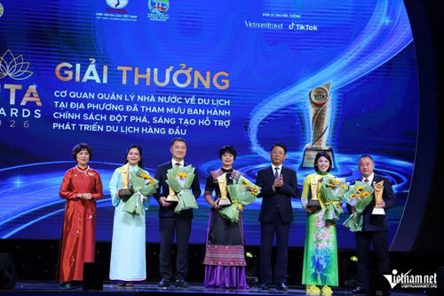 Đại diện các cơ quan quản lý được vinh danh