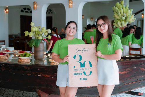 Du khách tham quan, nghỉ dưỡng tại CBT biển Thịnh Lộc dịp đầu tháng 7/2026.
