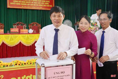 Cán bộ, đảng viên và Nhân dân xã Kỳ Văn tích cực hưởng ứng phát động ủng hộ Quỹ "Đền ơn đáp nghĩa".