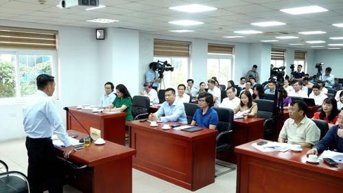 Một nền báo chí mạnh không thể chỉ được tạo nên bằng các quy định chặt chẽ, mà còn cần một môi trường phát triển thuận lợi. (Ảnh: HNB)