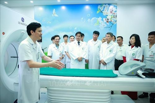 Thủ tướng Lê Minh Hưng thăm, kiểm tra công tác khám, chữa bệnh của Bệnh viện Bạch Mai cơ sở Ninh Bình. Ảnh: Dương Giang/TTXVN
