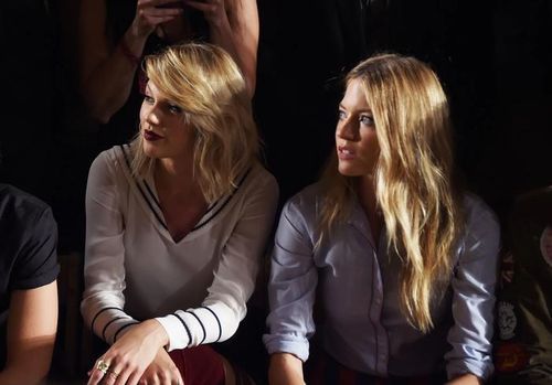 Người mẫu Martha Hunt - bạn thân một thời của Taylor Swift cũng không xuất hiện tại lễ cưới.