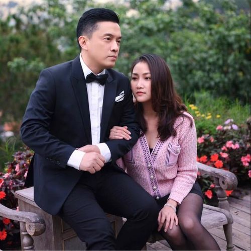 Nhiều khán giả nhận xét Lam Trường trẻ trung, phong độ bên vợ kém 17 tuổi.