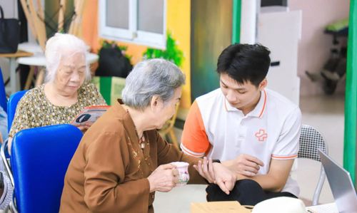 Mô hình "Ba cùng" được đánh giá là lời giải đột phá cho các điểm chăm sóc ban ngày tại cộng đồng