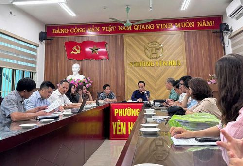 Quang cảnh cuộc họp.