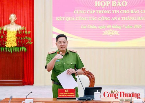 Đại tá Phạm Hải Đăng, Phó Giám đốc Công an tỉnh Lai Châu phát biểu tại buổi họp báo.