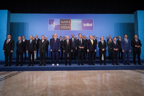 Các nhà lãnh đạo NATO tái khẳng định cam kết phòng thủ tập thể, công bố các khoản đầu tư lớn cho quốc phòng và tiếp tục cam kết hỗ trợ Ukraine. Ảnh: TRT.