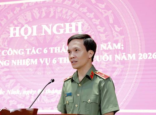  Thiếu tướng Bùi Duy Hưng chủ trì hội nghị. 