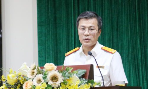  Đồng chí Lê Long phát biểu chỉ đạo tại hội nghị. 