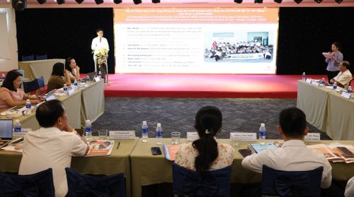 Đại diện tổ chức Medipeace chia sẻ ý tưởng dự án Phục hồi chức năng và cải thiện chất lượng cuộc sống cho trẻ khuyết tật thành phố giai đoạn III. Ảnh: NGỌC HÀ