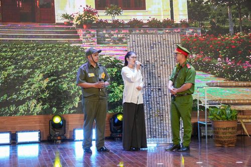 Phần thi Tài năng của Đội phường 2 Bảo Lộc - Ảnh Lê Tiến