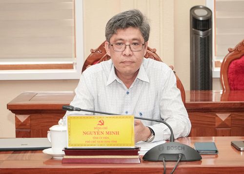 Đồng chí Nguyễn Minh, Tỉnh ủy viên, Phó Chủ tịch UBND tỉnh dự hội nghị