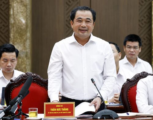 Đồng chí Trần Đức Thắng, Ủy viên Bộ Chính trị, Bí thư Thành ủy Hà Nội phát biểu. 