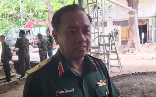 Thiếu tướng Nguyễn Thành Trung, Chính ủy Bộ Tư lệnh TP Hồ Chí Minh chia sẻ thông tin với phóng viên.