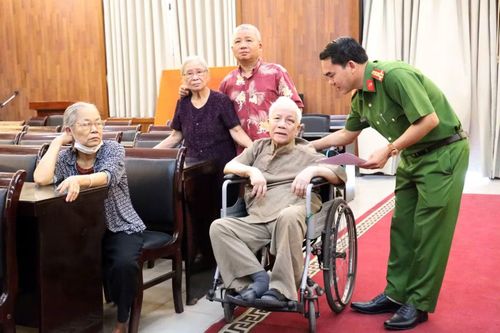 Công an tỉnh Ninh Bình triển khai đồng bộ nhiều giải pháp nhằm đẩy nhanh tiến độ thu nhận mẫu ADN thân nhân liệt sĩ chưa xác định danh tính.