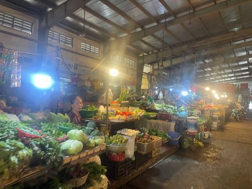 Rau xanh tại các chợ rất phong phú.