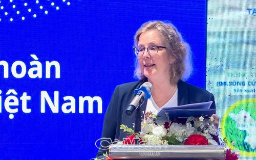 Bà Kristina Bunde, Trưởng bộ phận Hợp tác, Phái đoàn Liên minh Châu Âu (EU), phát biểu chào mừng hội thảo.