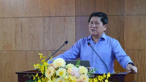 Phó Chủ tịch UBND tỉnh Lê Văn Sử phát biểu chỉ đạo tại hội nghị.