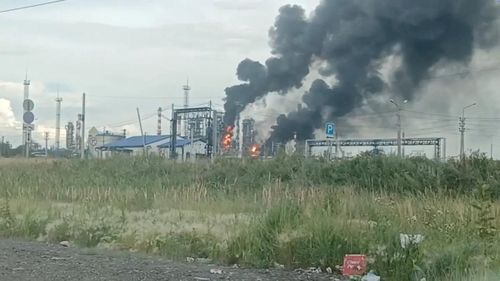 Nhà máy lọc dầu Omsk bị tấn công bởi máy bay không người lái của Ukraine.