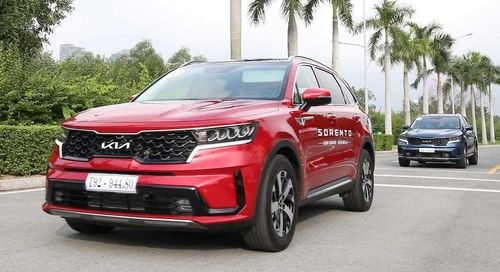 Mẫu xe gầm cao Kia Sorento tiếp tục giữ lại lựa chọn máy dầu bên cạnh các phiên bản động cơ xăng và động cơ lai điện.
