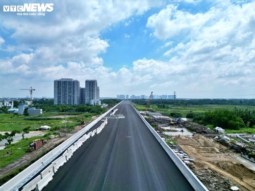 Đồng thời, Sở Xây dựng cũng kiến nghị cho phép điều chỉnh thời gian thực hiện các dự án thành phần của Vành đai 3 TP.HCM đến năm 2028 và thực hiện quyết toán vào năm 2029.