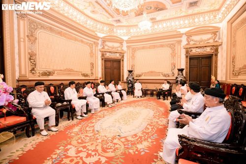 Một buổi làm việc của Ban đại diện Hội Thánh Cao Đài -Tòa thánh Tây Ninh tại TP.HCM tại UBND TP.HCM.