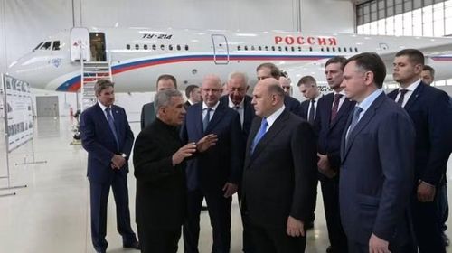 "Và tất nhiên, việc hoàn thành mọi công việc một cách nhanh chóng là rất quan trọng để chúng ta có thể chuyển sang sản xuất hàng loạt. Chúng tôi đang chờ kết quả từ các nhà thiết kế", ông Mishustin cho biết.