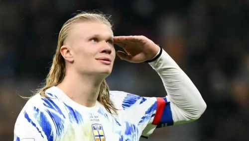Ông cho rằng khi kỷ nguyên của Messi và Ronaldo dần khép lại, Haaland đang có nhiều cơ hội vươn lên trở thành biểu tượng mới của bóng đá thế giới.