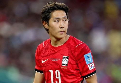  Lee Kang-in rời PSG, gia nhập Atletico Madrid với mức giá 40 triệu euro. Anh được kỳ vọng lấp khoảng trống Antoine Griezmann để lại. 