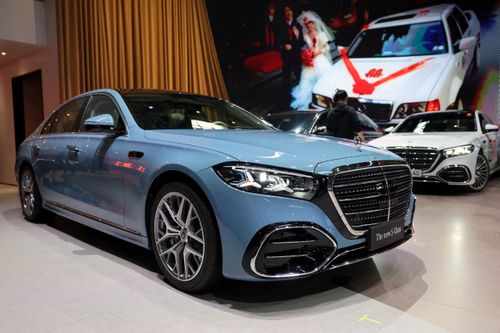 Trong khi các thị trường châu Âu và Bắc Mỹ tăng trưởng ấn tượng, Mercedes-Benz lại đón tin buồn tại thị trường Trung Quốc khi doanh số giảm đến 30% so với cùng kỳ năm ngoái, khiến doanh số quý II/2026 tại châu Á giảm 27%.