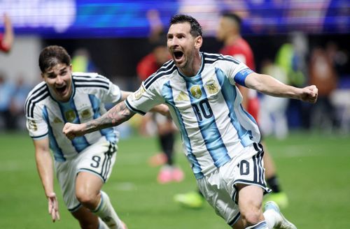  Messi vẫn nguy hiểm dù không chạy nhiều. Ảnh: Reuters. 