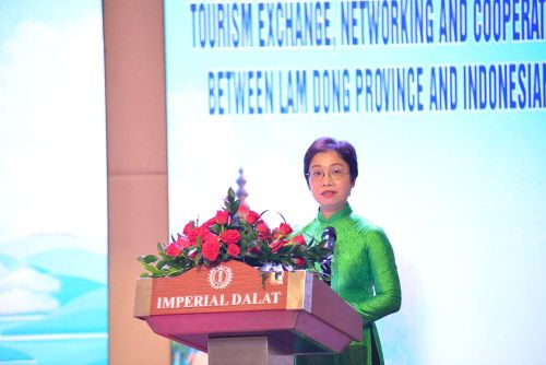 Bà Nguyễn Lan Ngọc – Phó Giám đốc Sở VHTTDL tỉnh Lâm Đồng phát biểu khai mạc chương trình