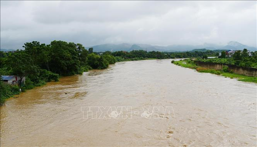 Nước sông Cầu tại khu vực cầu Bến Tượng, trung tâm tỉnh Thái Nguyên sáng 10-7.