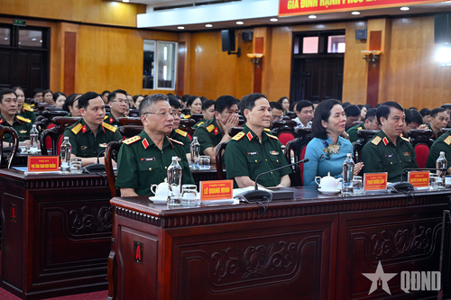 Các đại biểu dự hội nghị.