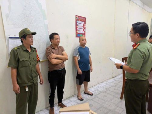 Cơ quan ANĐT Công an TP Đà Nẵng khởi tố 2 đối tượng cầm đầu đường dây lừa đảo.