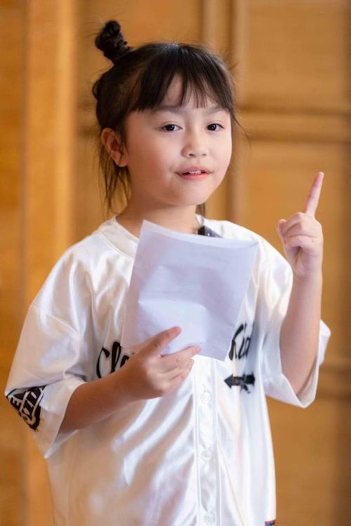 Khánh Đan có năng khiếu âm nhạc.